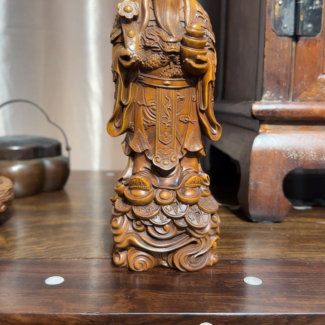 默***儿黄杨木摆件一个高20