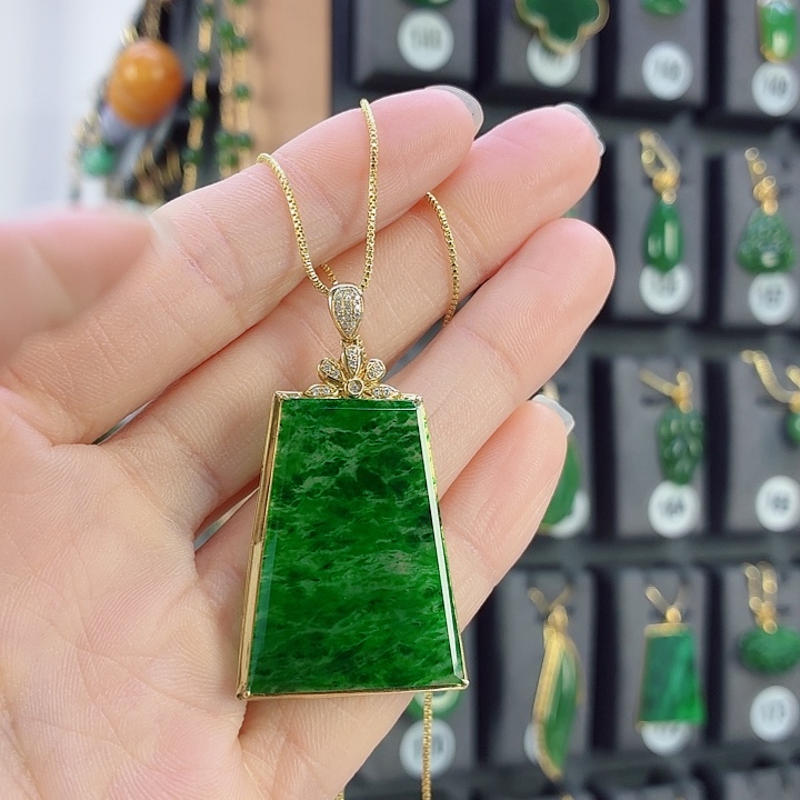 吊坠(赠链)18K金镶嵌翡翠