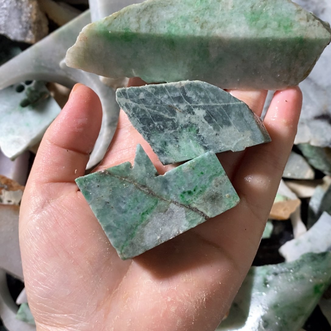 颈饰未镶嵌翡翠天然翡翠