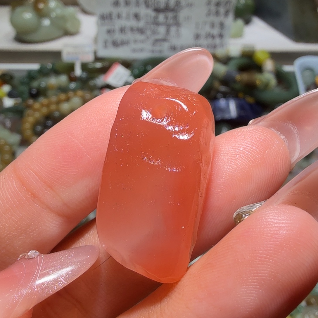 L***y和田玉未镶嵌珠宝奇石