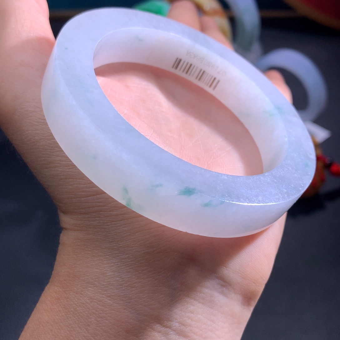 未镶嵌翡翠手镯定制翡翠