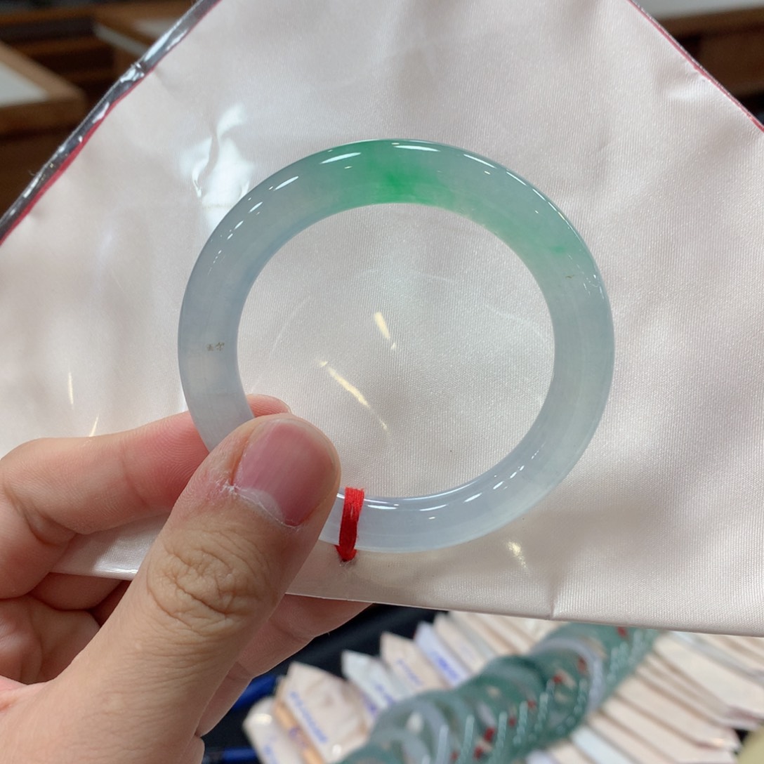 大***宝翡翠未镶嵌手镯翡翠