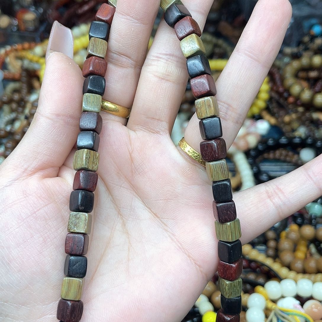 维腊木（绿檀）无事牌