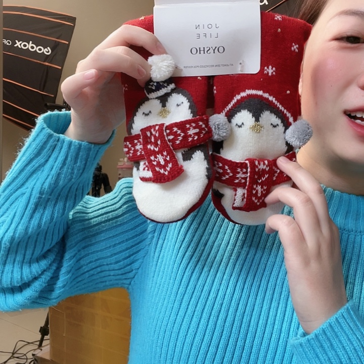 三醋酯纤维Oysho 红色企鹅地板袜