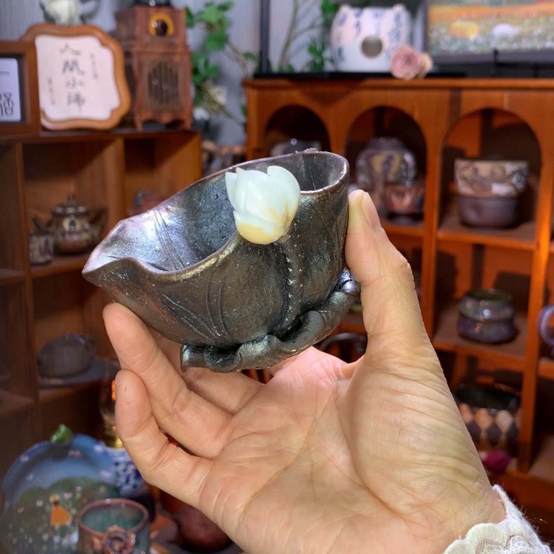 陶娜****柴烧荷叶白荷主人杯