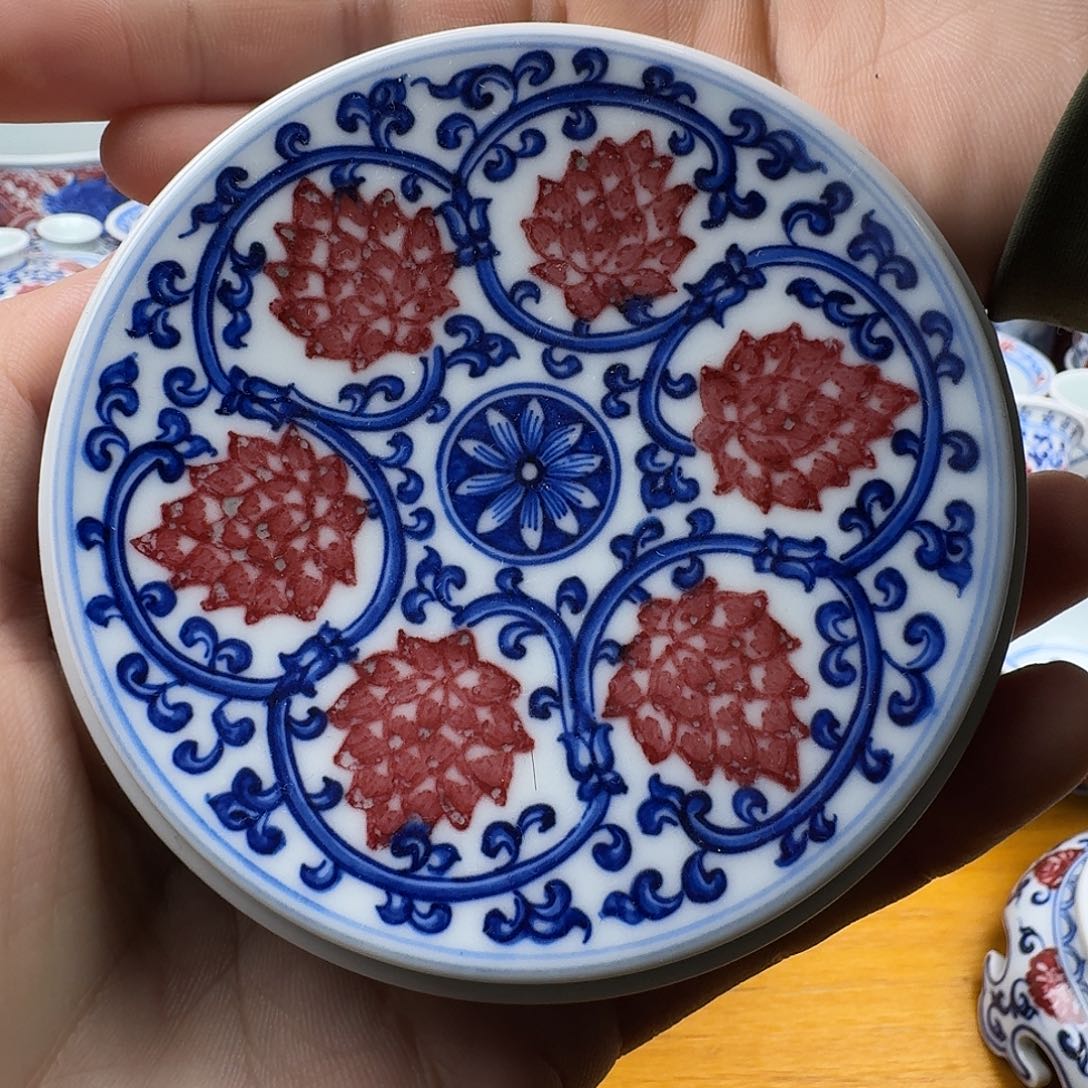 微瑕青花釉里红盖置