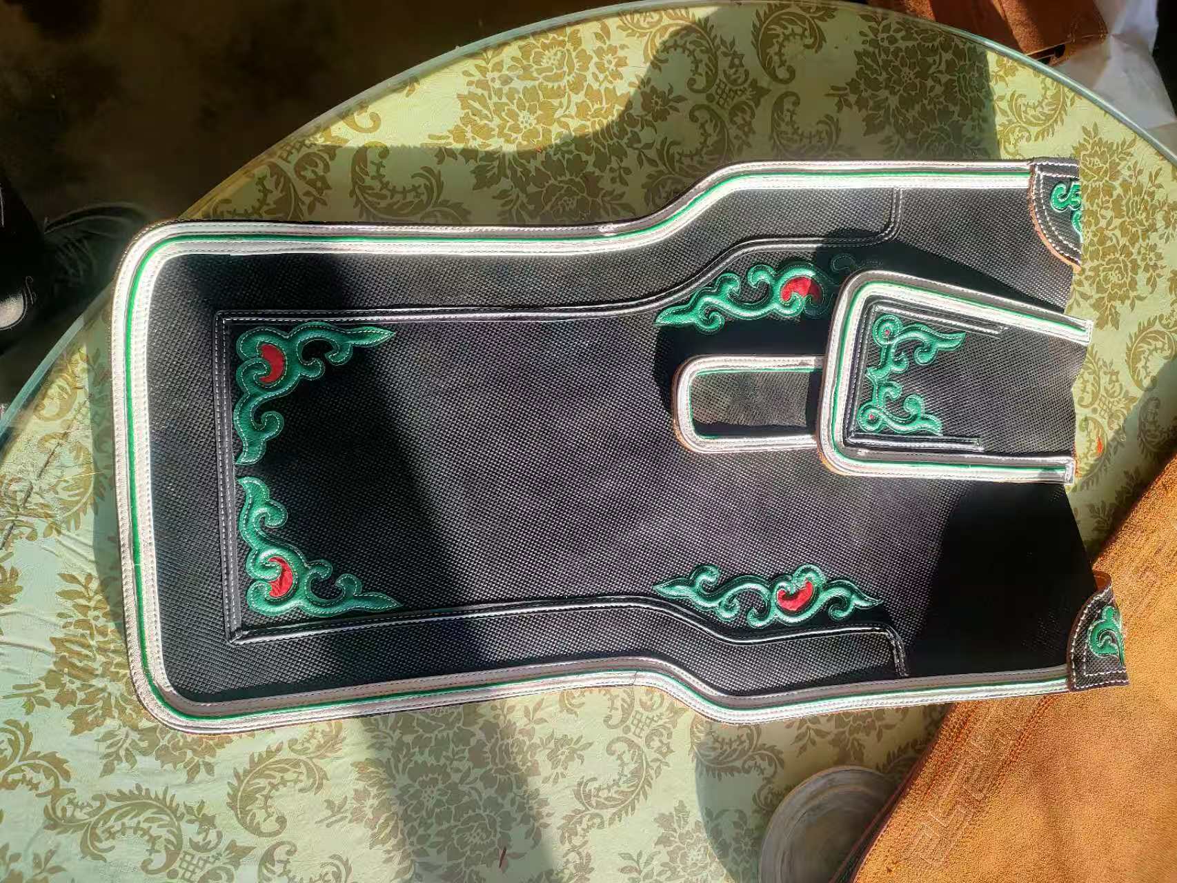 传统纯牛皮马颤。