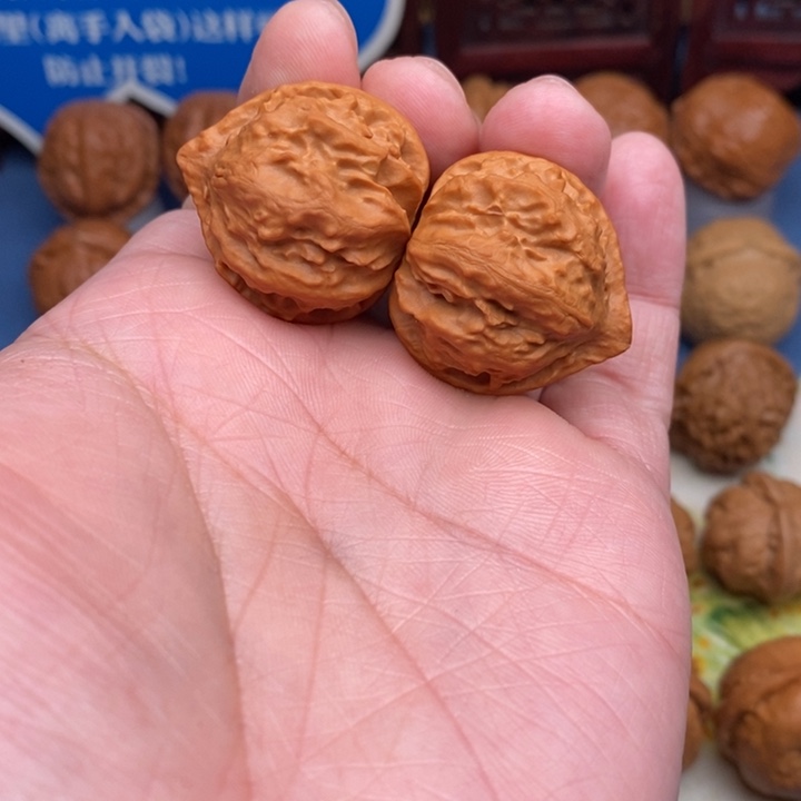 文玩核桃把件桃心粗筋