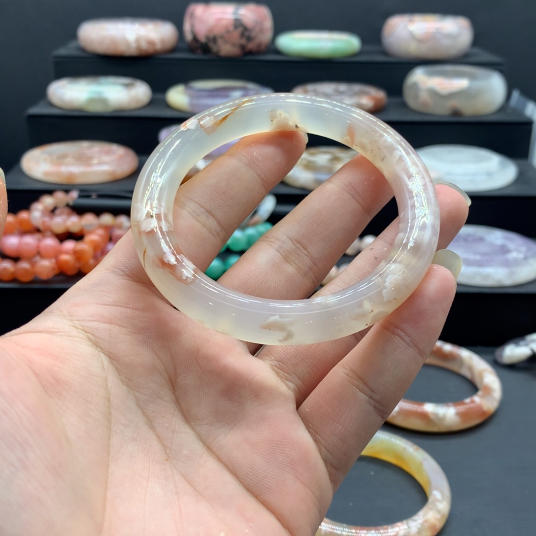 【闪购商品】玛瑙/玉髓手镯未镶嵌在****西