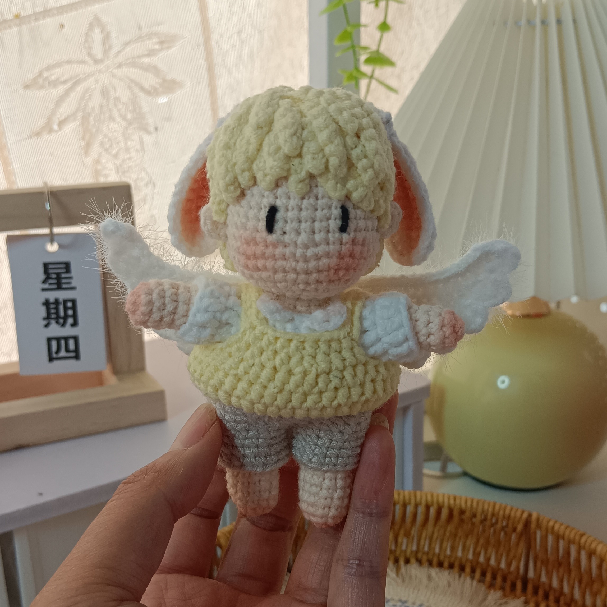 钩织兔耳朵娃娃挂件摆件