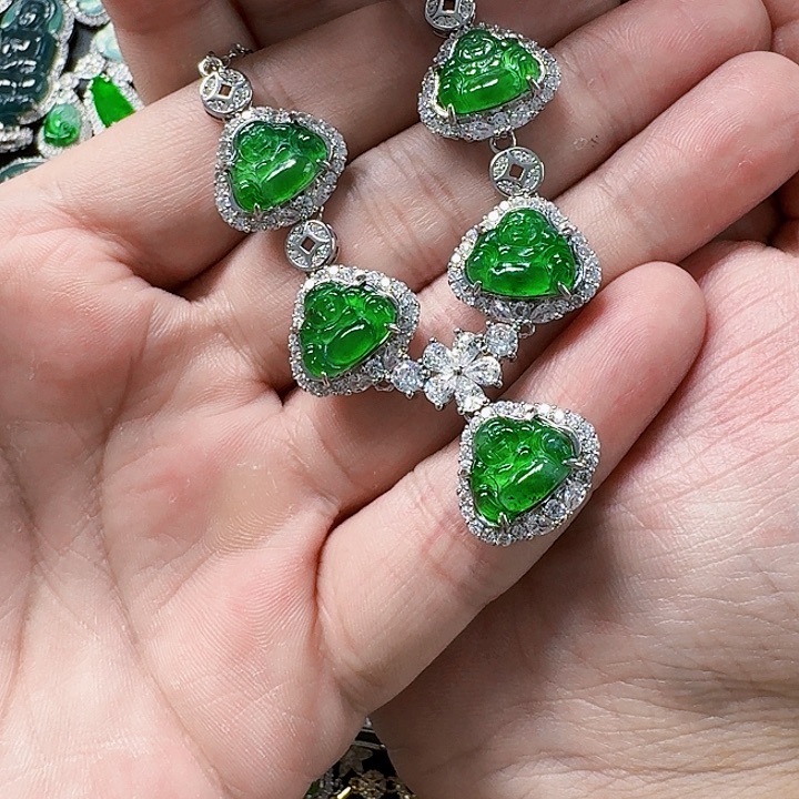 翡翠颈饰未镶嵌天然A货翡翠放漏