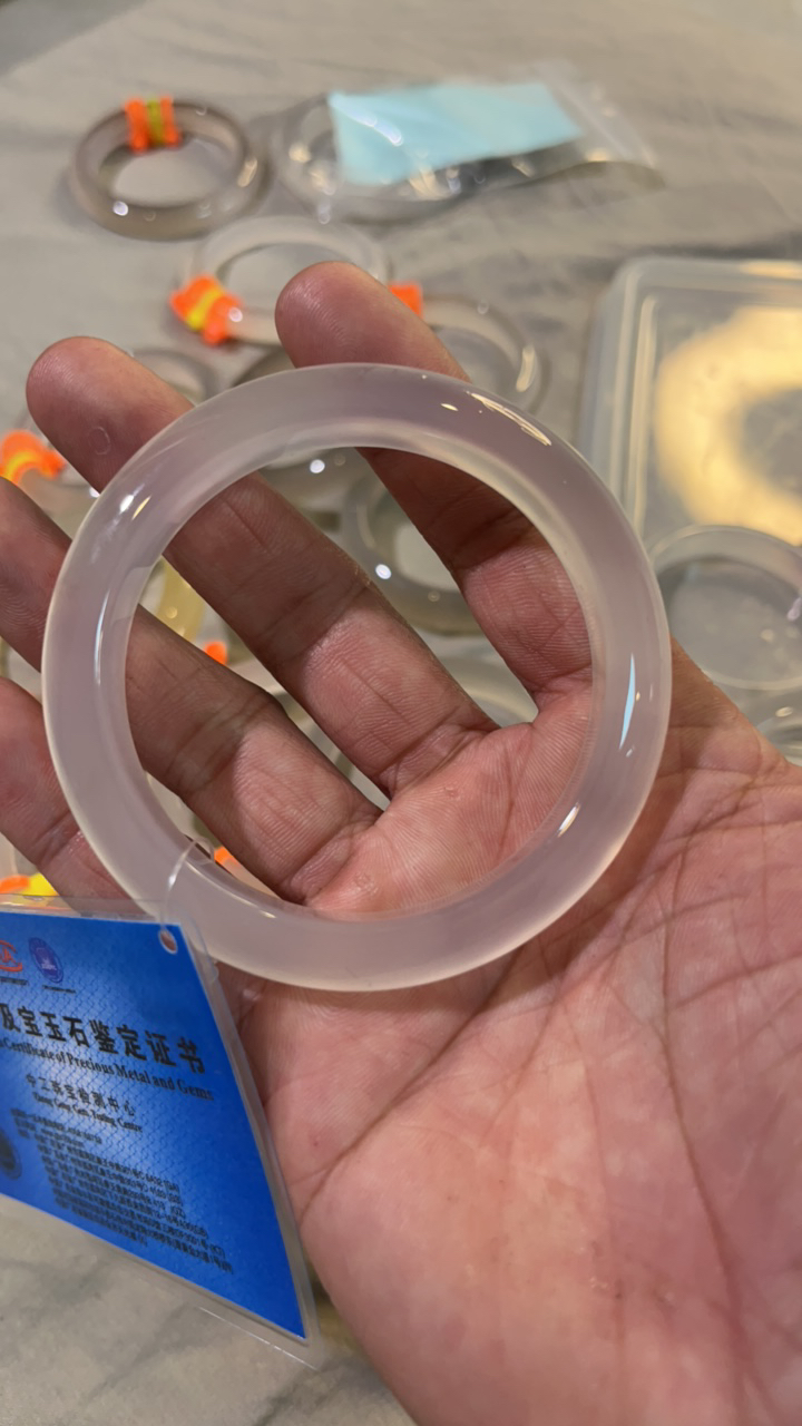 天然玛瑙手镯玉髓58