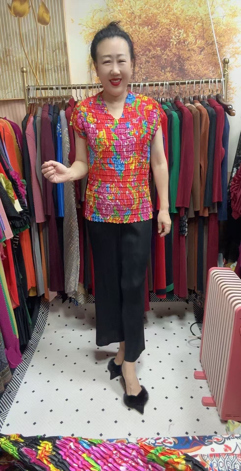 《清仓》褶皱包袖印花小衫