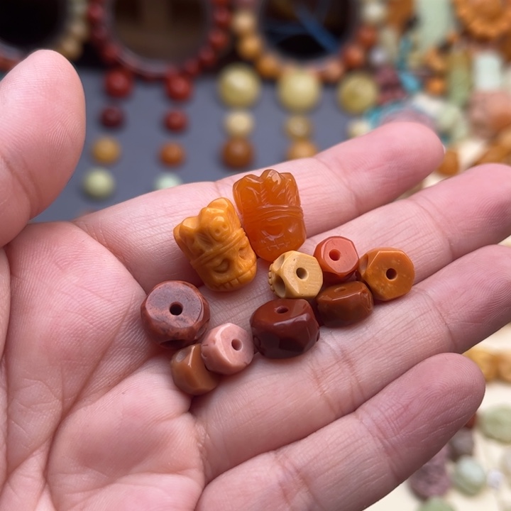 未镶嵌石英质玉（缅黄）珠宝半成品