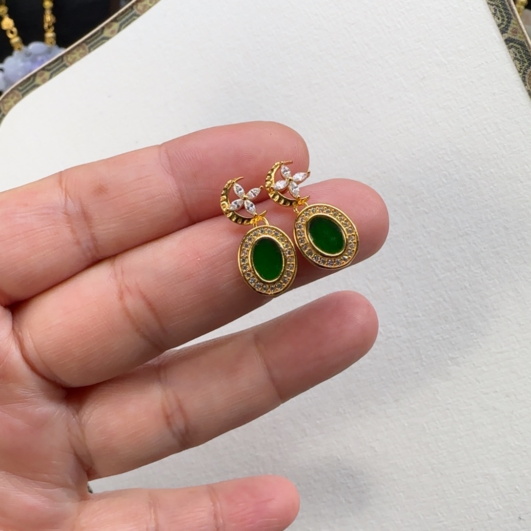 翡翠颈饰未镶嵌仿古