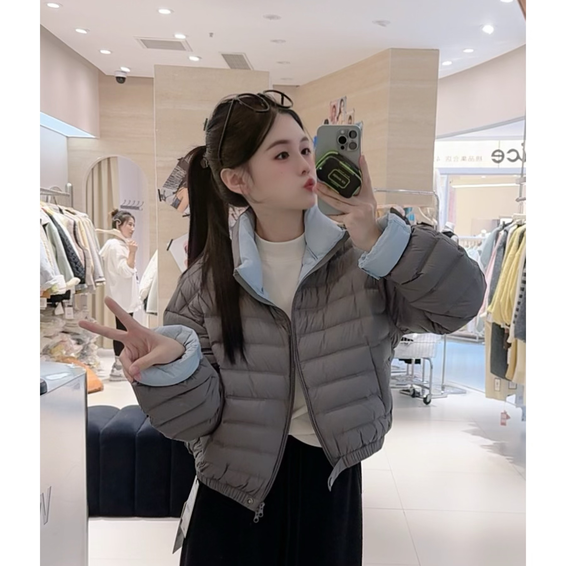 8635撞色排骨羽绒服