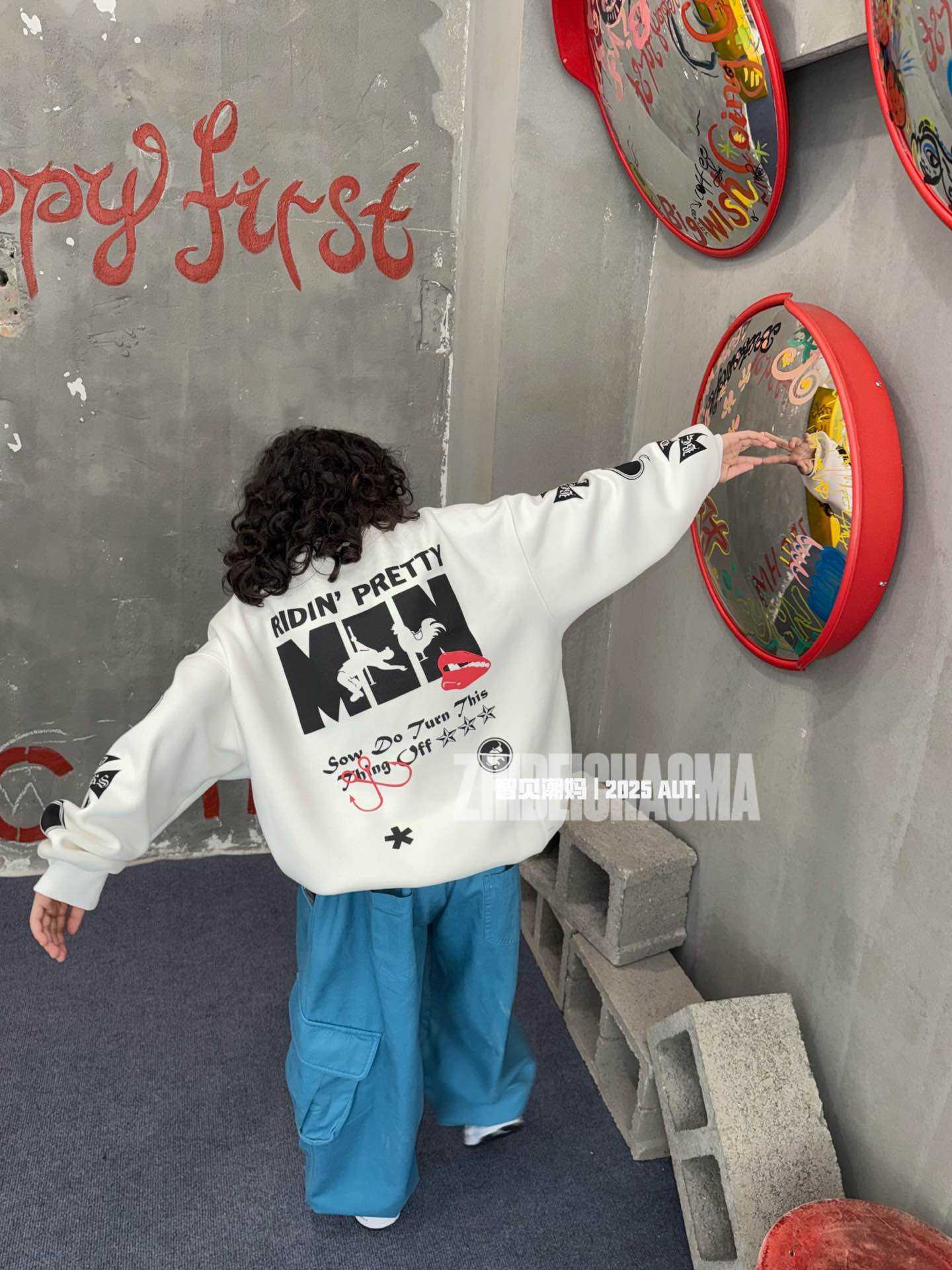 M+潮童男女秋冬休闲常规款卫衣C类男女通用潮牌街舞圆领卫衣6101