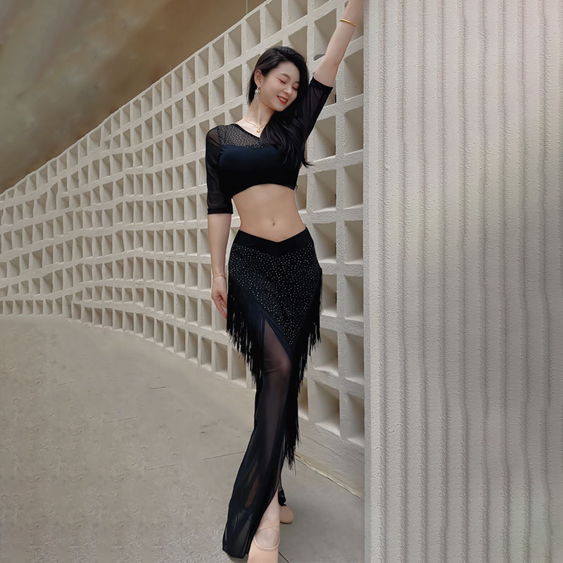 木子肚皮舞东方舞表演服时尚烫钻拼接款流苏半身裙初学团体表演服