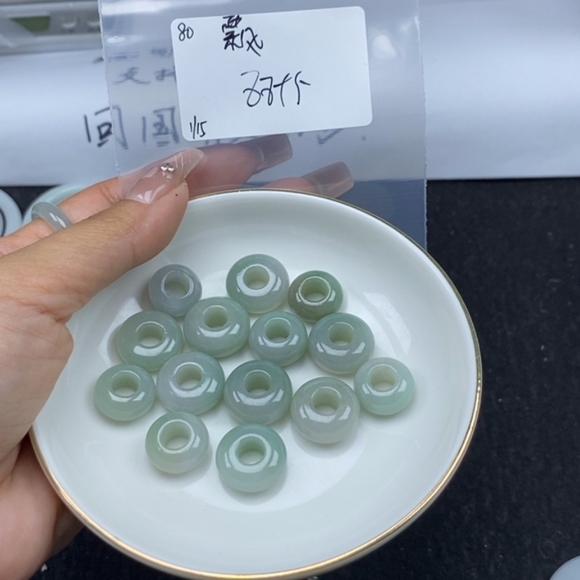 【闪购商品】翡翠颈饰未镶嵌飘***?