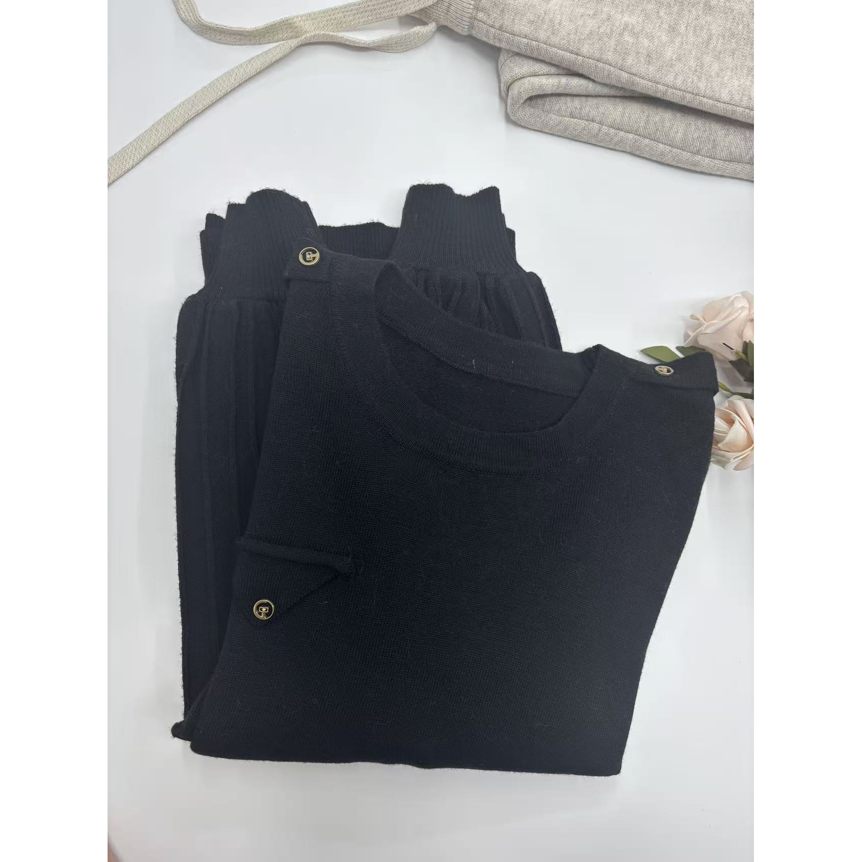 （玉姐家）秋冬新款时尚休闲百搭圆领纯色长袖女士上衣f1907 J02270