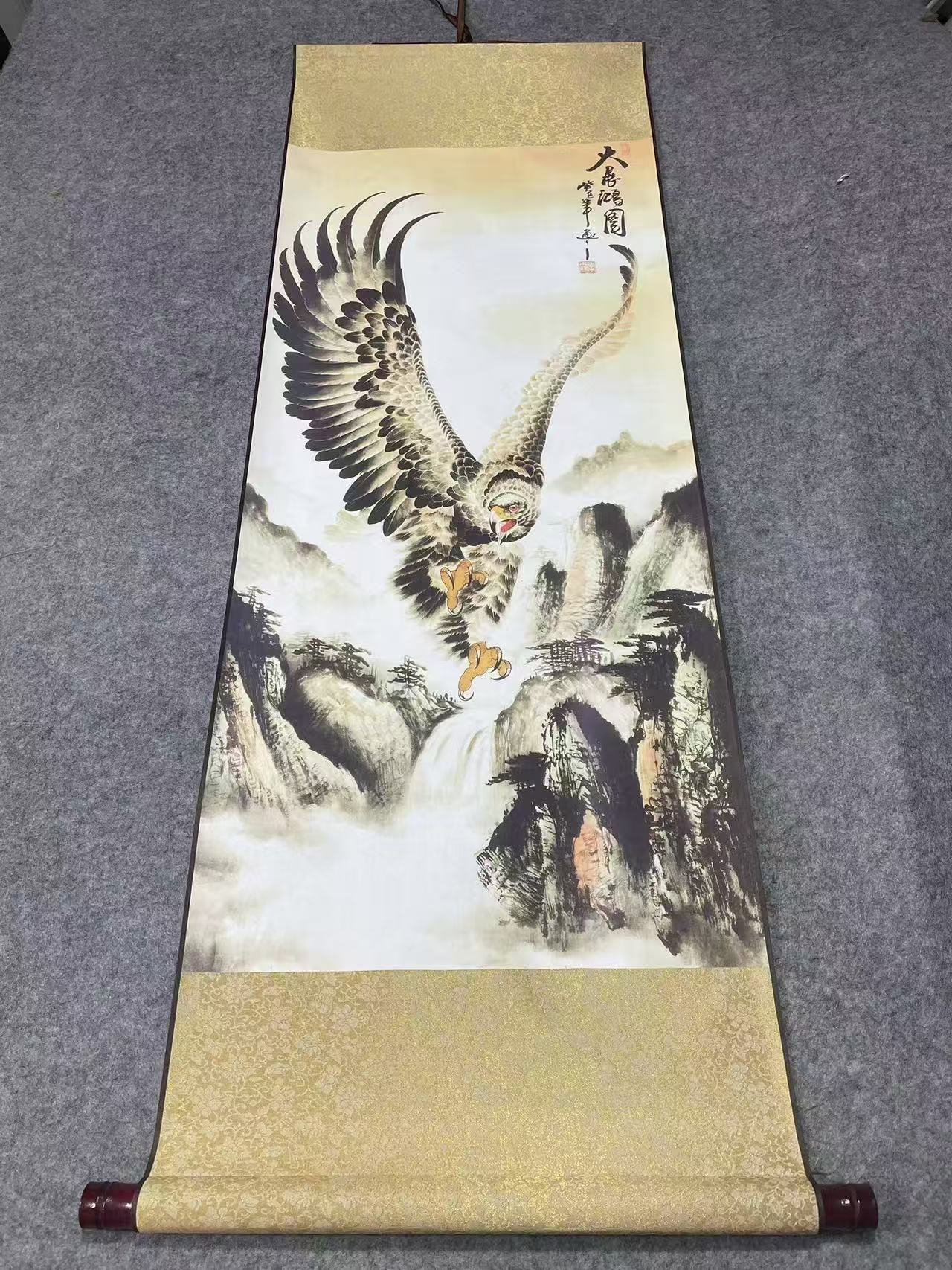 《大展老鹰》宽45高140 国画