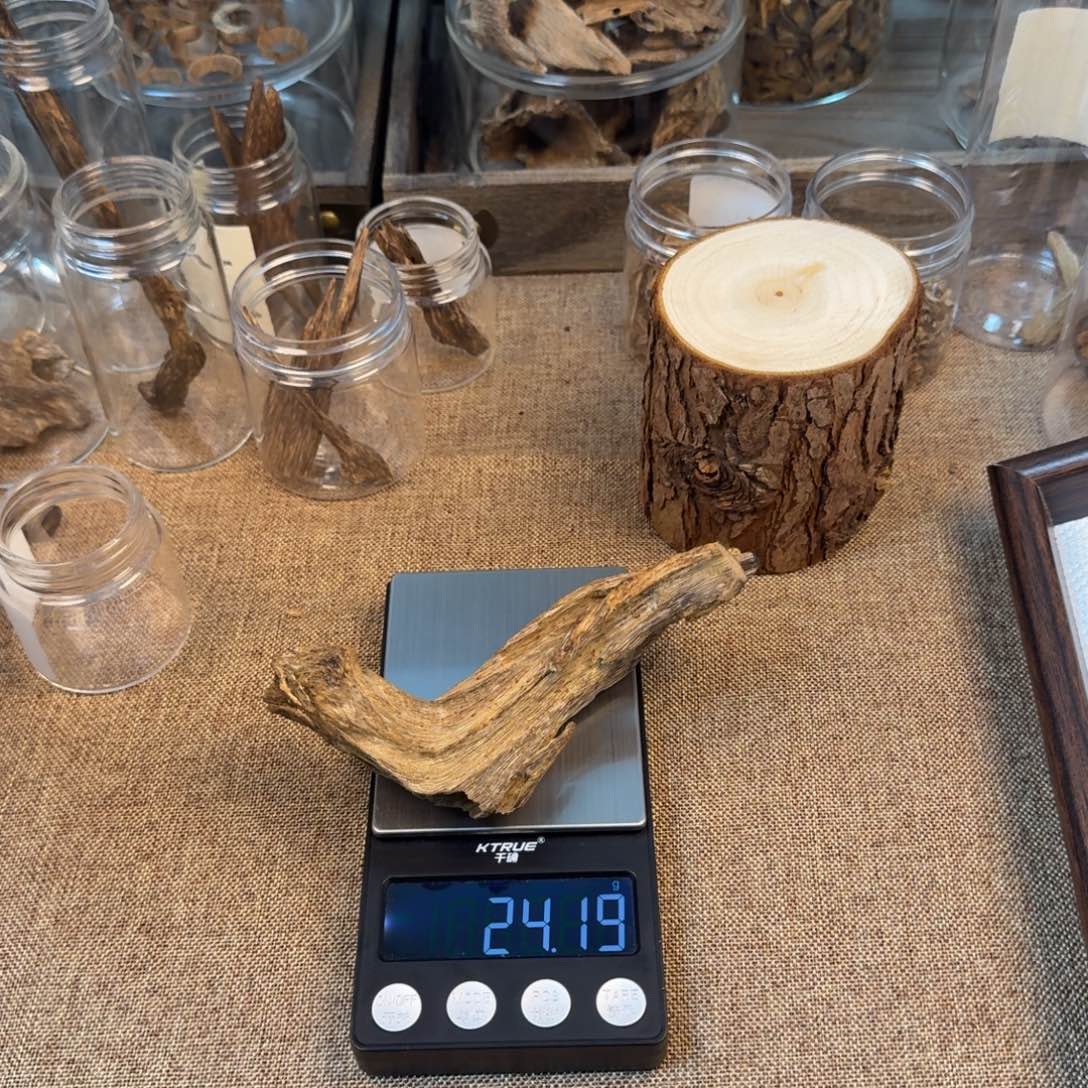 H***鹰海南树根熏香料24.19克