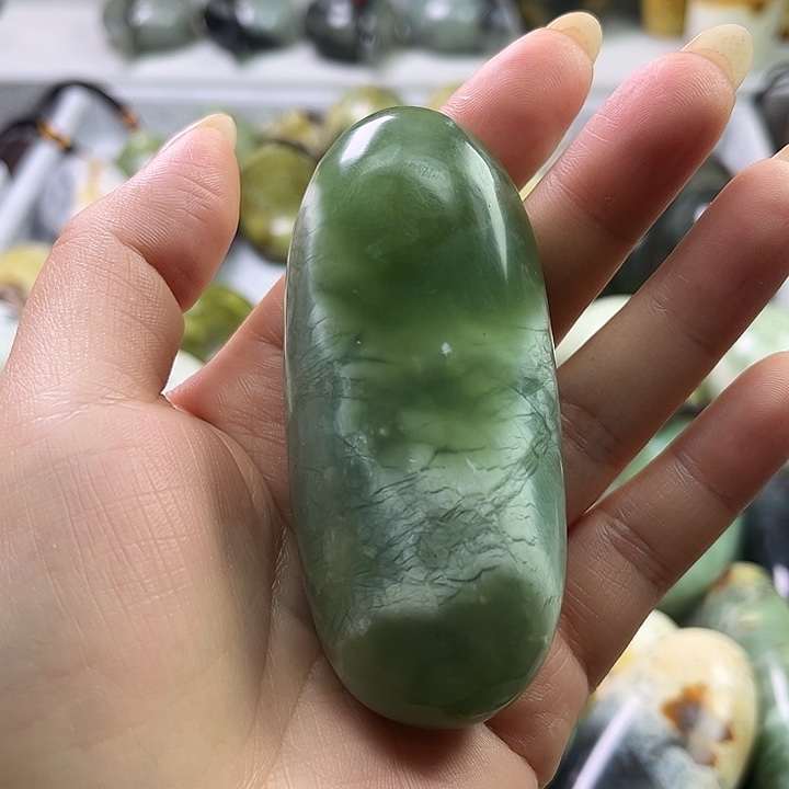 蛇纹石玉未镶嵌珠宝奇石