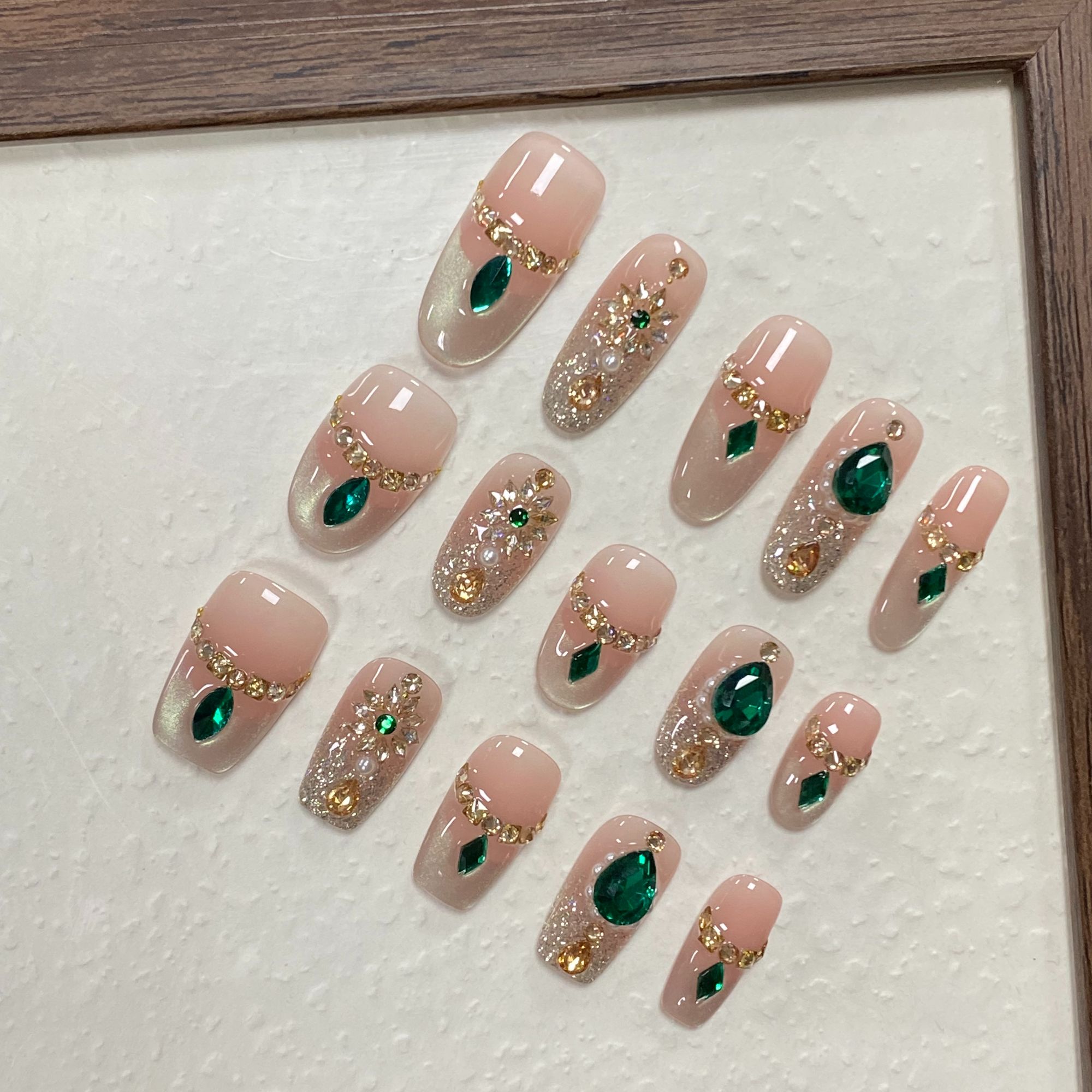 （东洲水晶+锆石）手工猫眼宫廷风复古手工穿戴甲显白指甲贴片