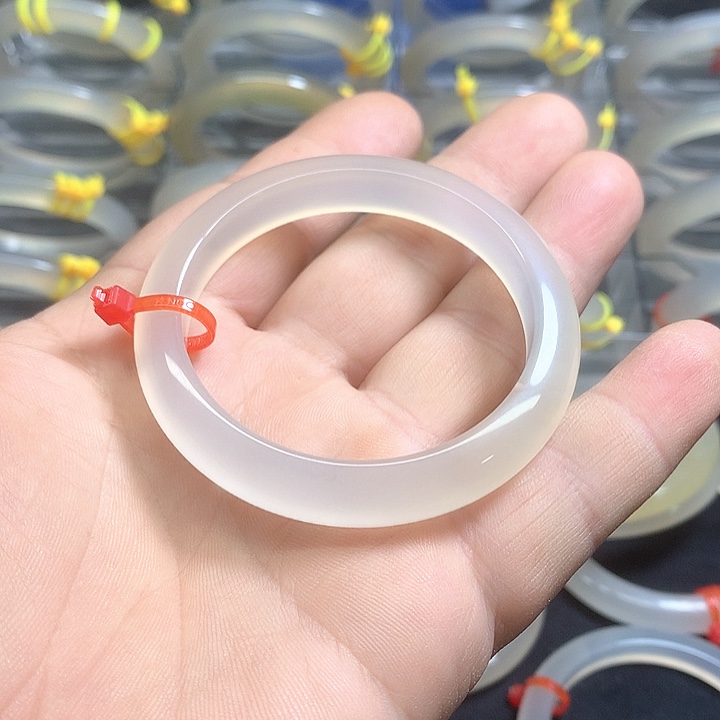 手镯玛瑙/玉髓未镶嵌