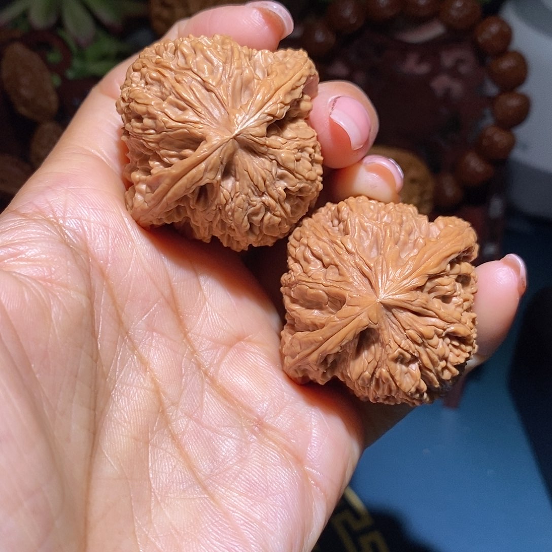 文玩核桃把件44.5南疆石