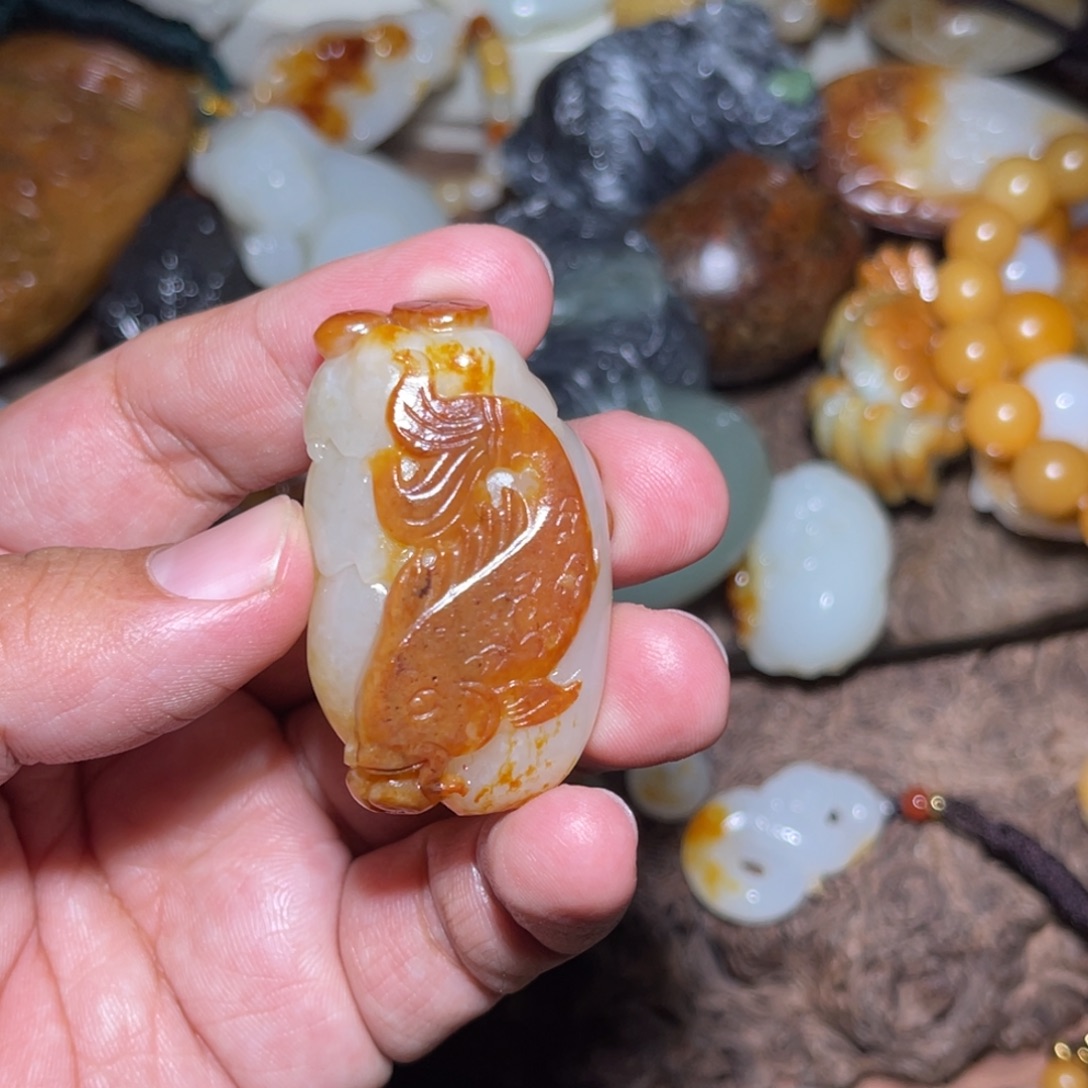 和田玉未镶嵌车挂