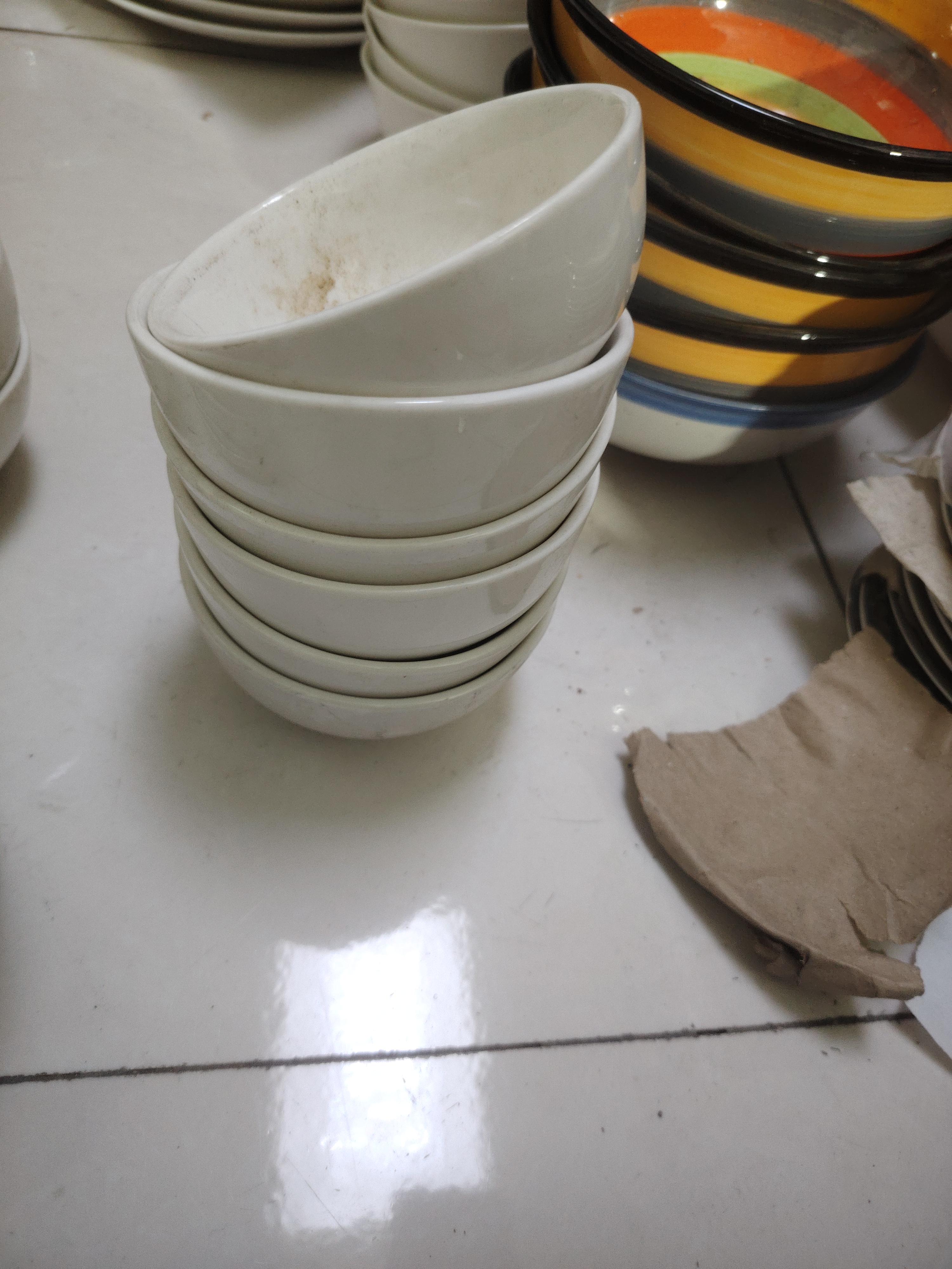 陶瓷盘子碗啥都有