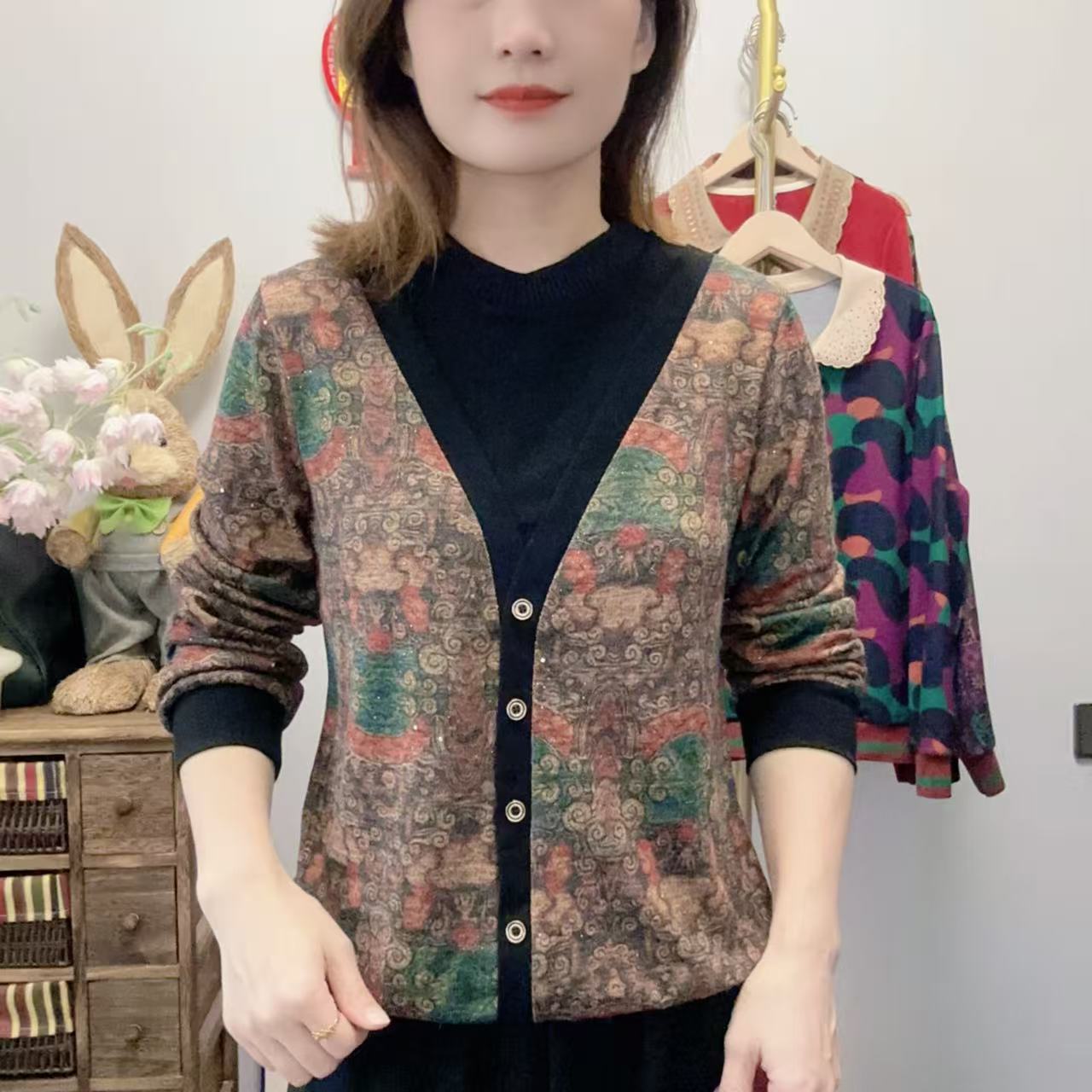 【丽姐家】秋季假两件上衣圆领常规中老年女装宽松型秋季时尚上衣
