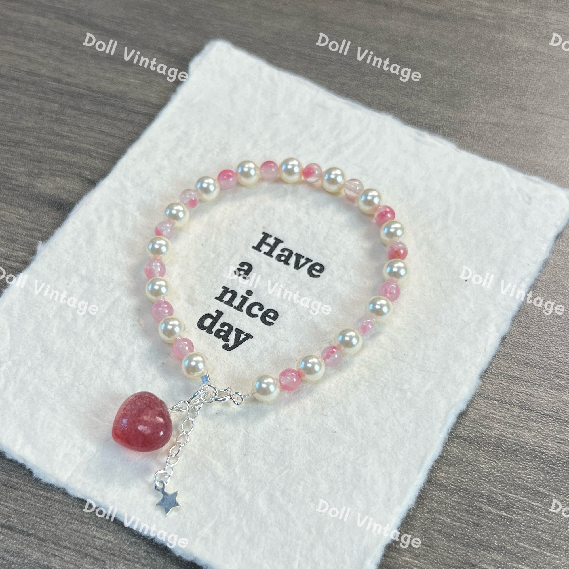 【未至冬日】A219-樱花雨草莓晶爱心吊坠手串均有色差默认微瑕