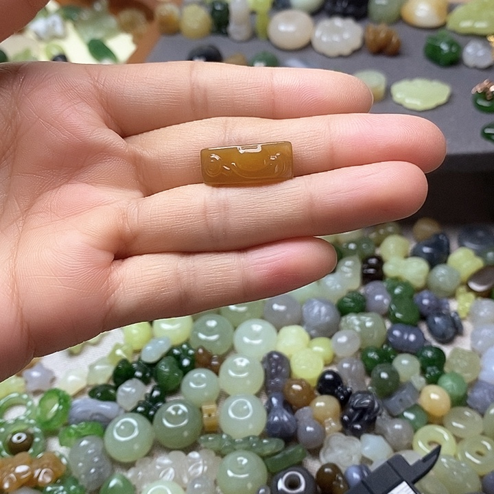 未镶嵌和田玉挂件猫