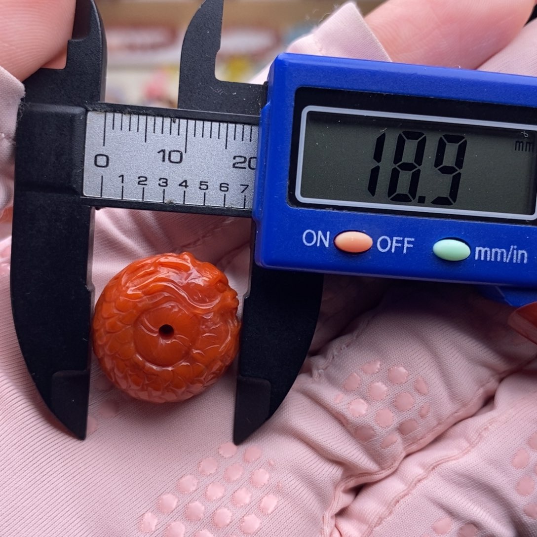 南红玛瑙配饰未镶嵌龙扣 有瑕疵