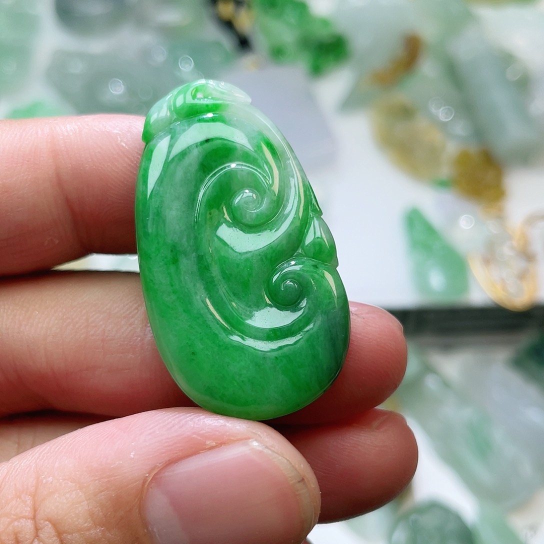 定制翡翠未镶嵌朵*天然翡翠A货、绿如意