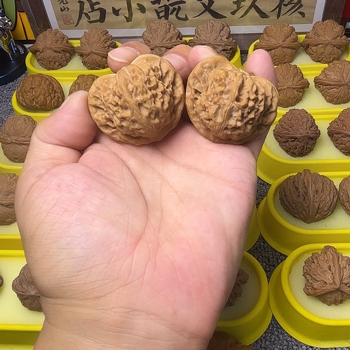 把件文玩核桃44尺，桃心宫灯