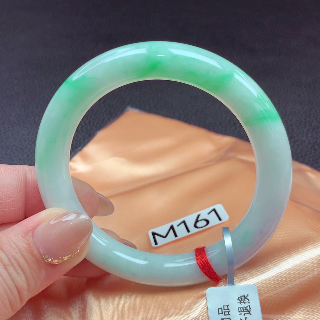 翡翠手镯未镶嵌手镯88