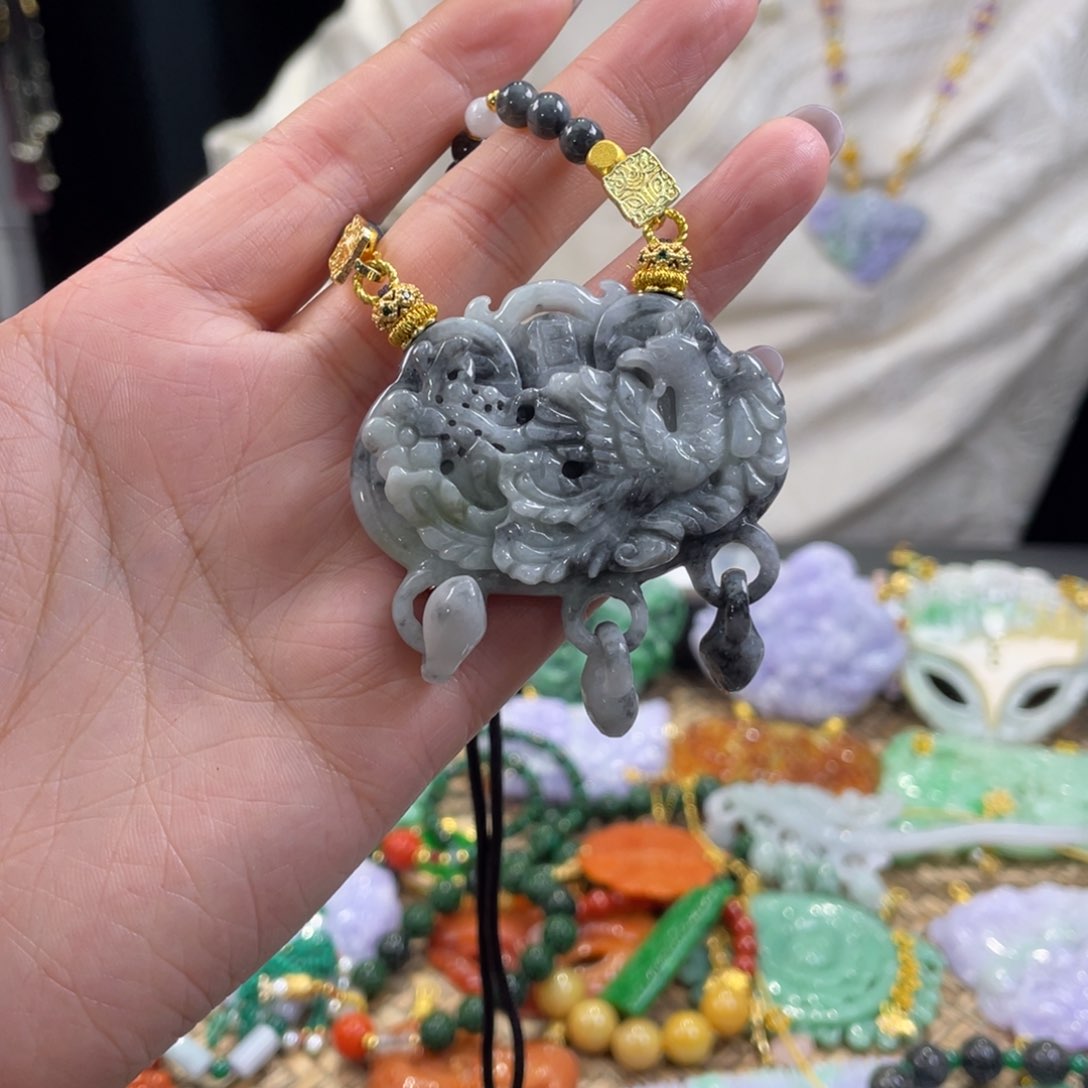 翡翠颈饰未镶嵌代编织