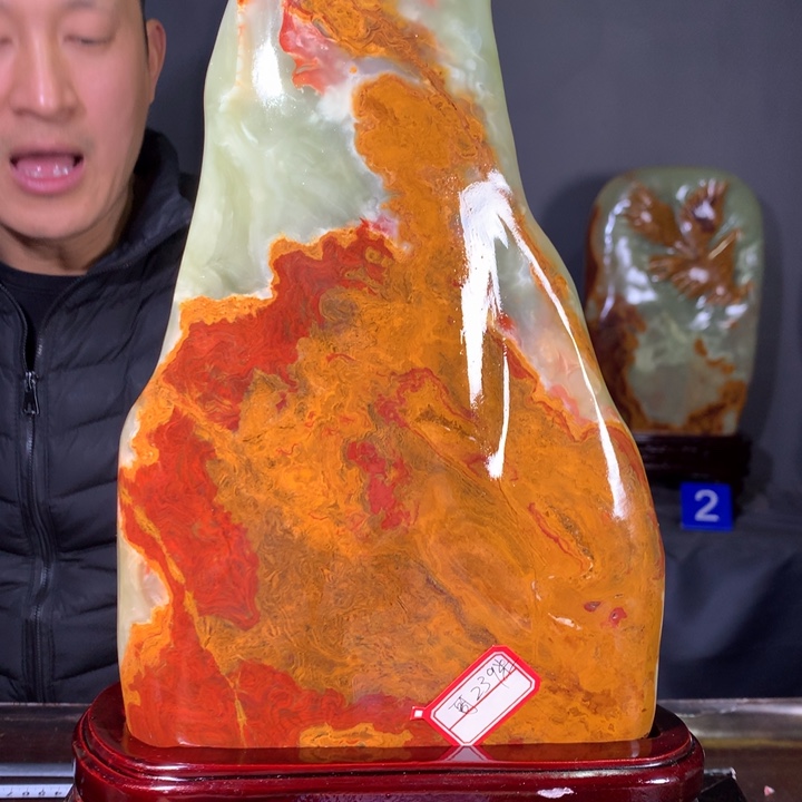 哥***奈石材天然原石摆件