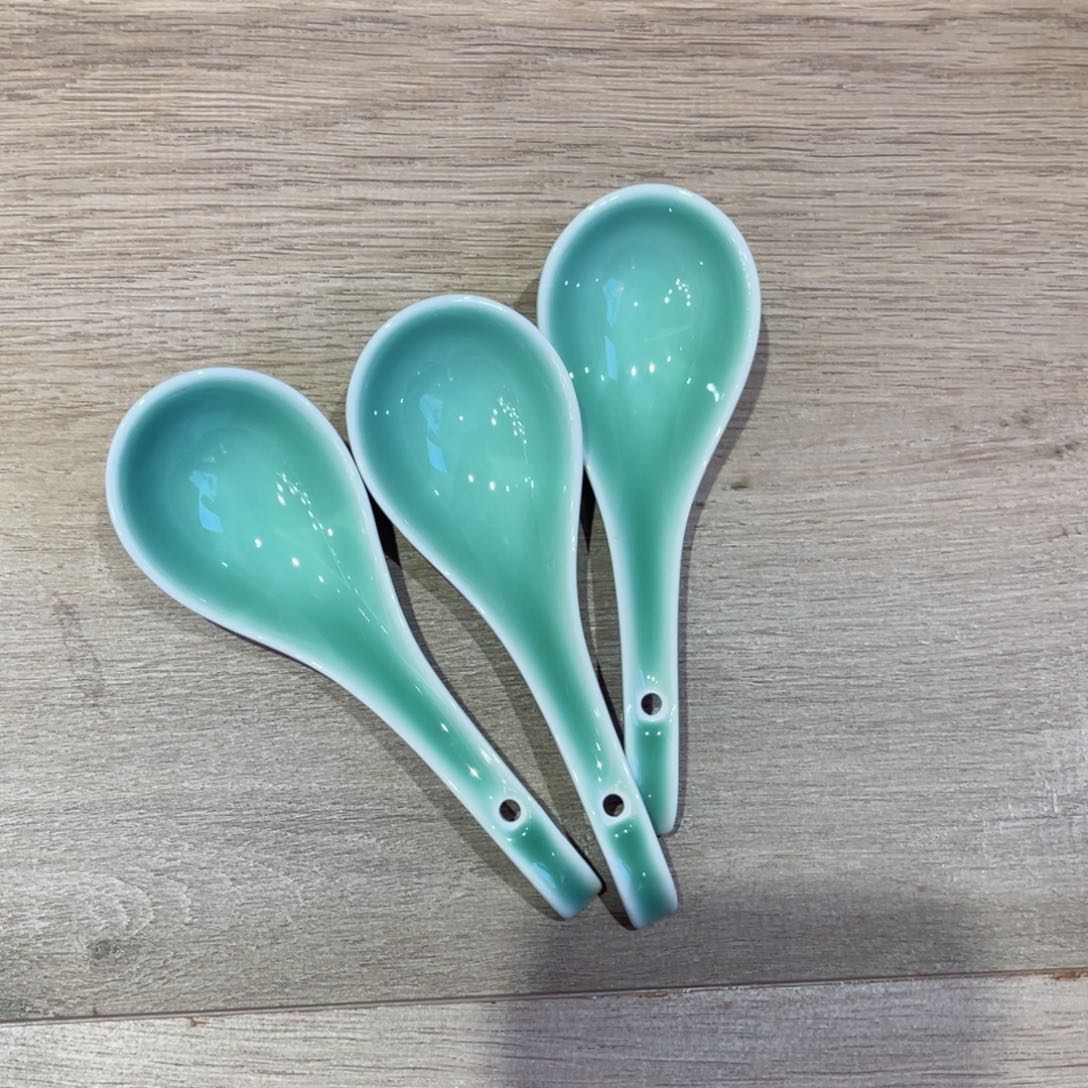 青瓷梅子青哈哈哈哈哈