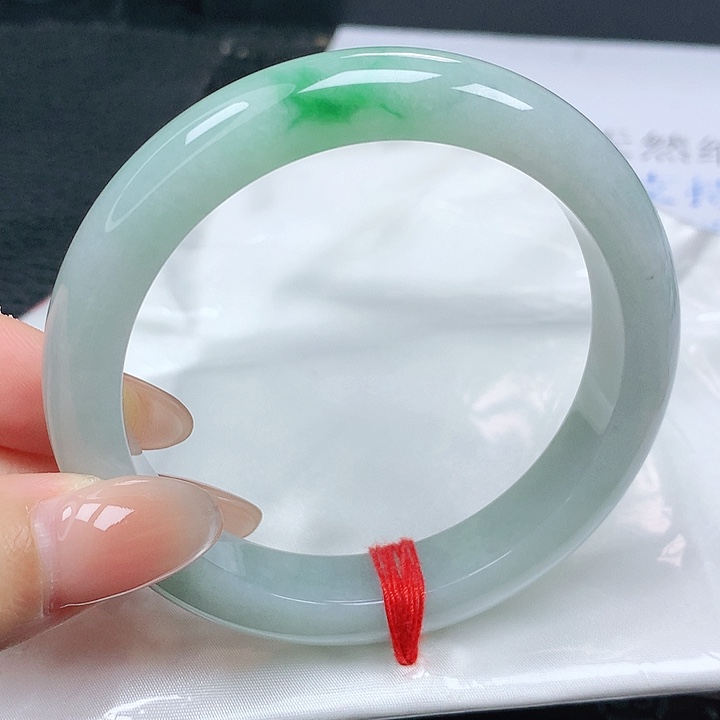 翡翠手镯未镶嵌正