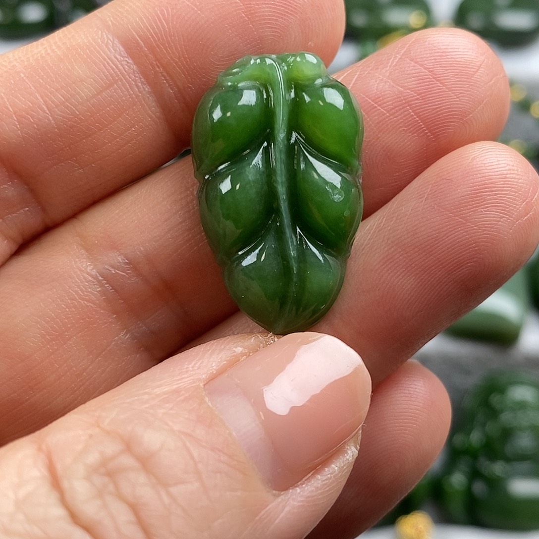 S***y和田玉（碧玉）未镶嵌颈饰