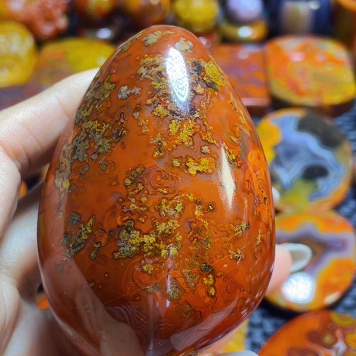 玛瑙/玉髓战国红手把钛钢