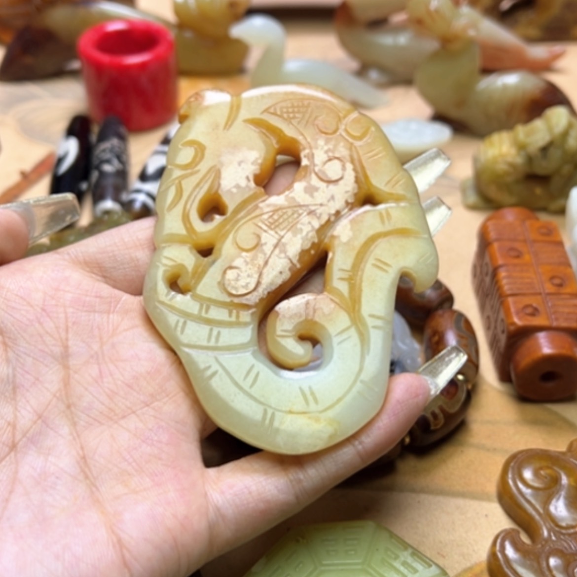 【闪购商品】蛇纹石玉颈饰未镶嵌