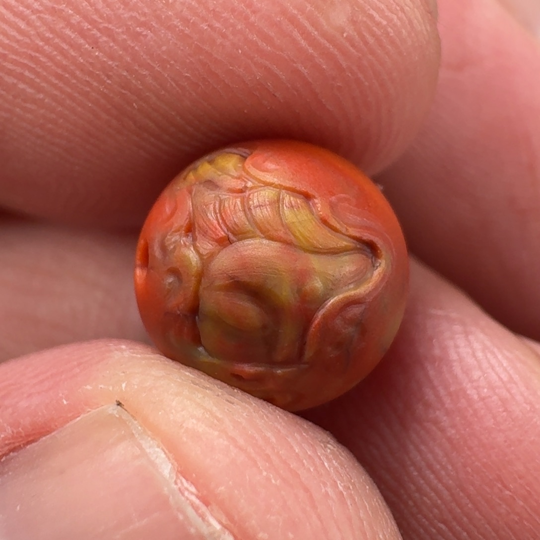 南红玛瑙包浆雕刻残像10.5mm未镶嵌