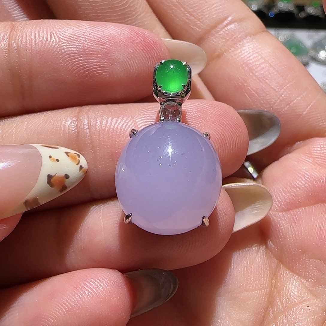 【闪购商品】颈饰18K金镶嵌翡翠天然