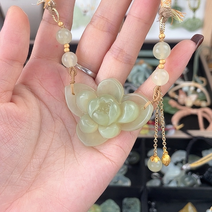 蛇纹石玉合金颈饰