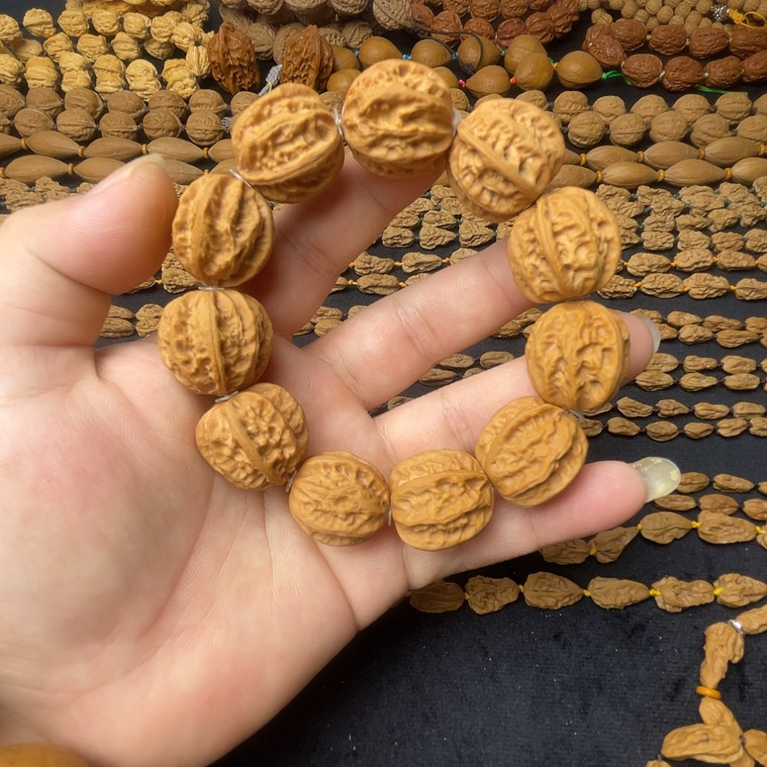 刘***叔文玩核桃手串异形